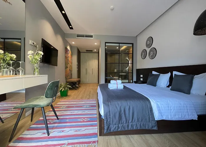 Retreat Apartments
